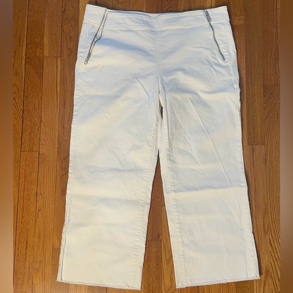 Loft Mid Rise Wide Leg Crop White Jean. Nautical size 32 / 14